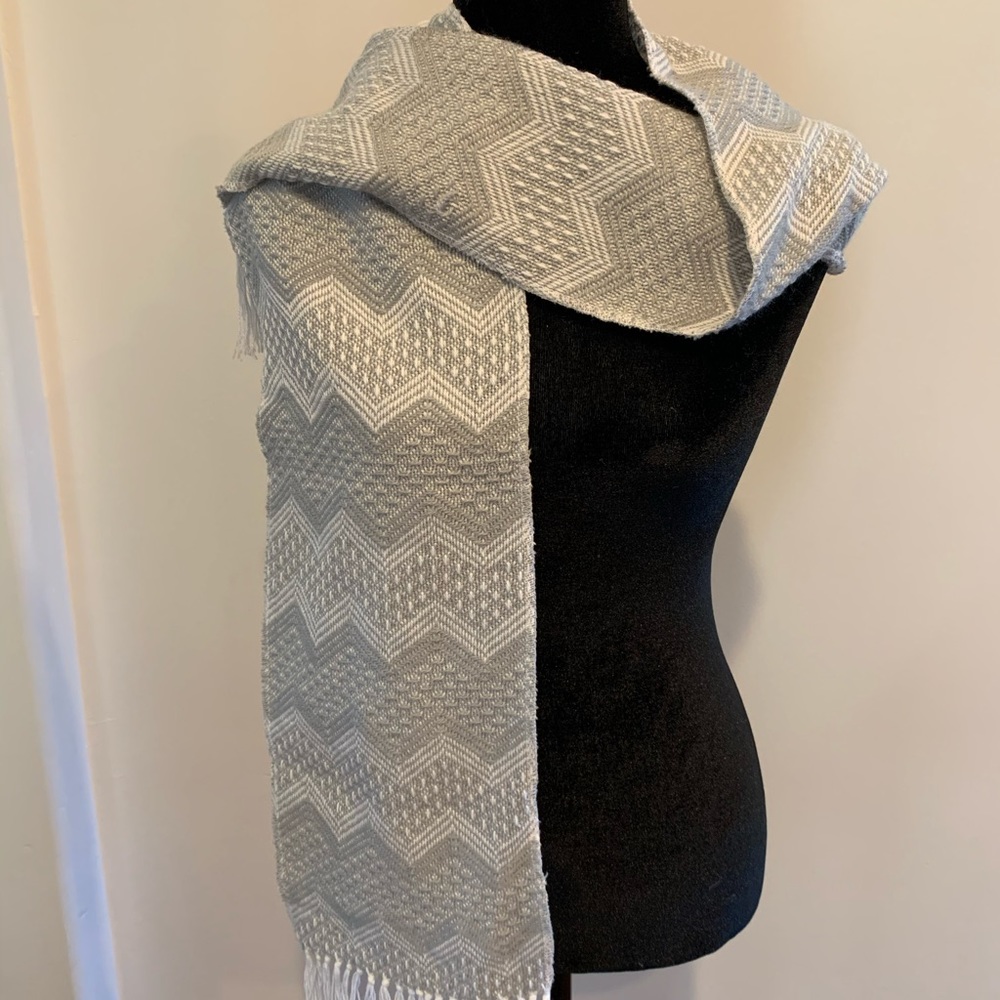 Alpaca chevron knit scarf dark gray/white Fringe